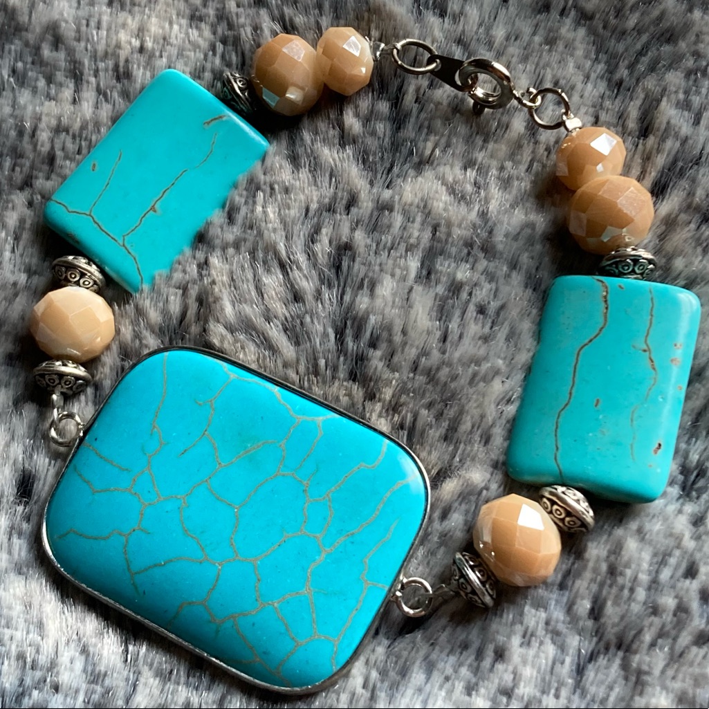 Turquoise Bracelet W Cut Faceted Glass 10$